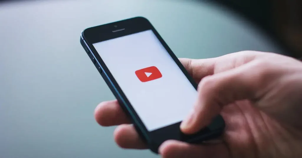 Waarom is YouTube sinds 2005 revolutionair voor videodelen?