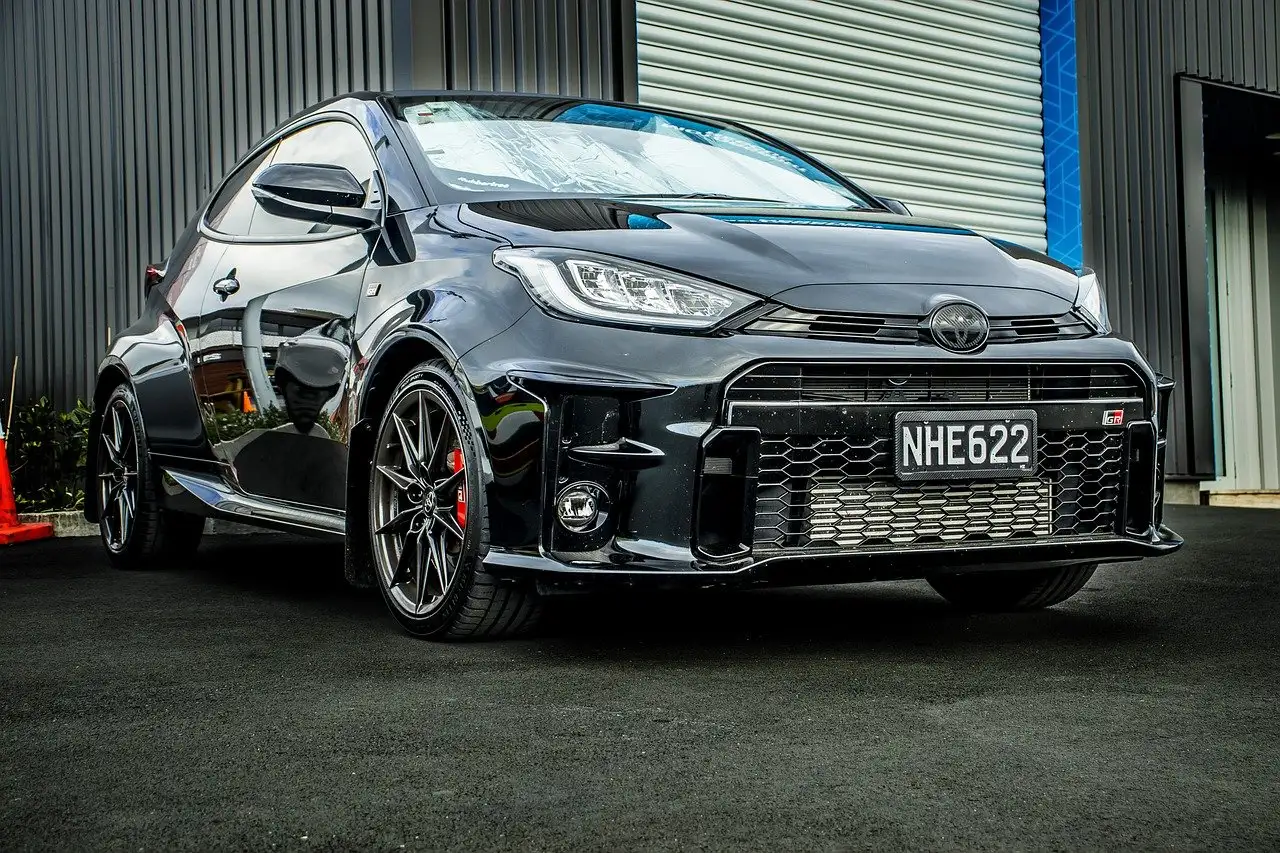 Wat is het verschil tussen Toyota Corolla 1.8 TS HEV en Hybride?