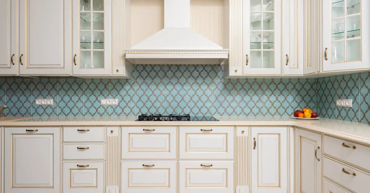 Welke kleur tegels bij witte keuken? Ontdek de beste opties!
