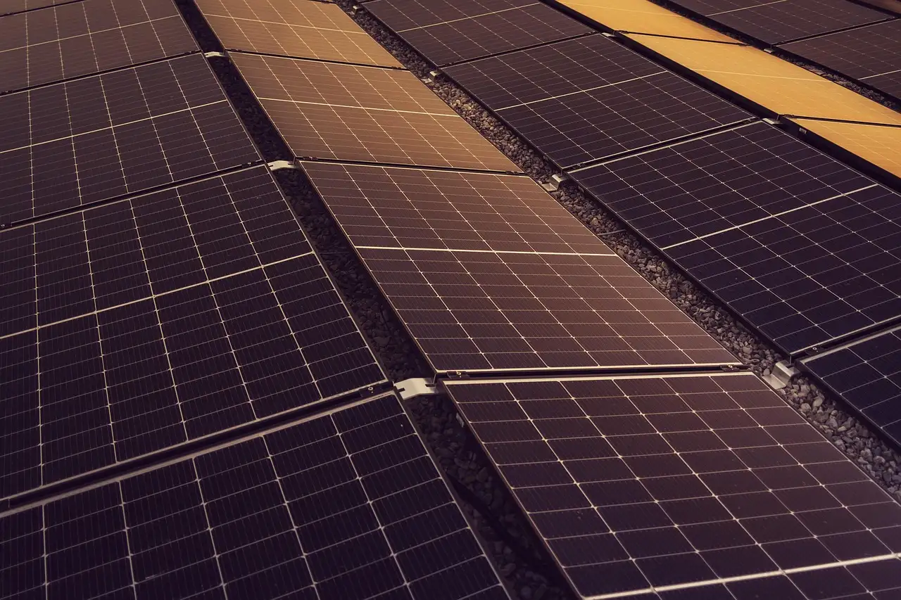 Welke omvormer bij zonnepanelen? Ontdek de beste opties!