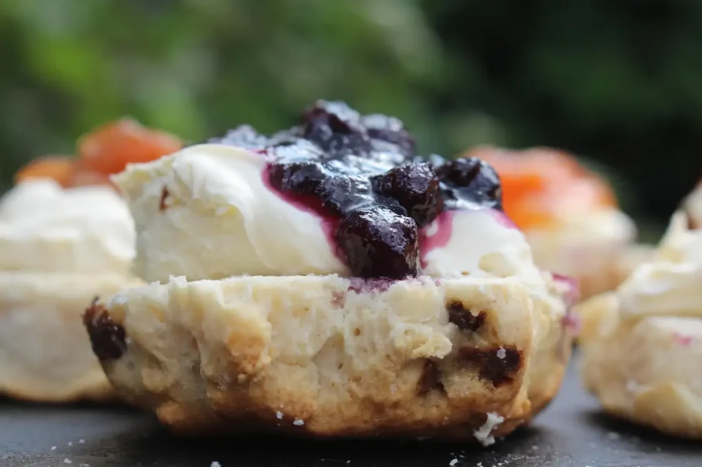 Welke room bij scones? Ontdek de beste combinaties hier!