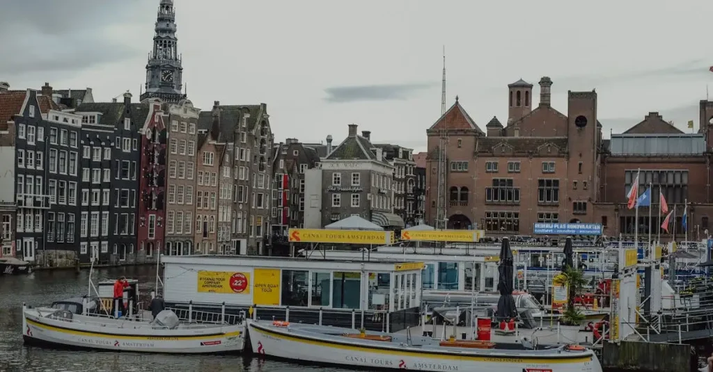 Hoe lang is het vanaf Amsterdam met de bus of trein naar Heraklion? Ontdek het nu!