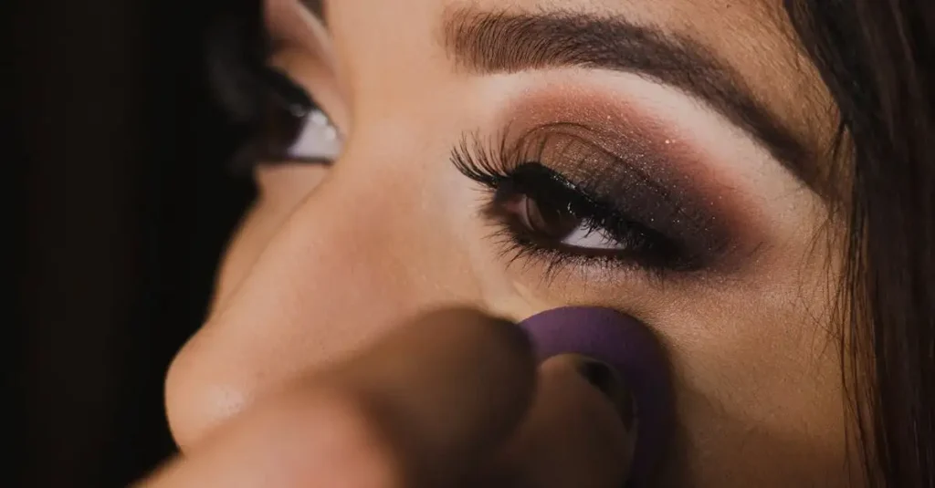 Welke kleur mascara bij blauwe ogen? Ontdek de perfecte tint!