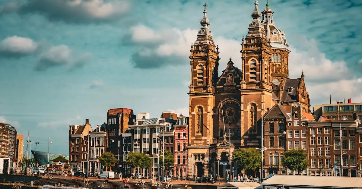 Hoe lang vlieg je van Amsterdam naar Cascais (regio Lissabon, Portugal)? Ontdek het hier!