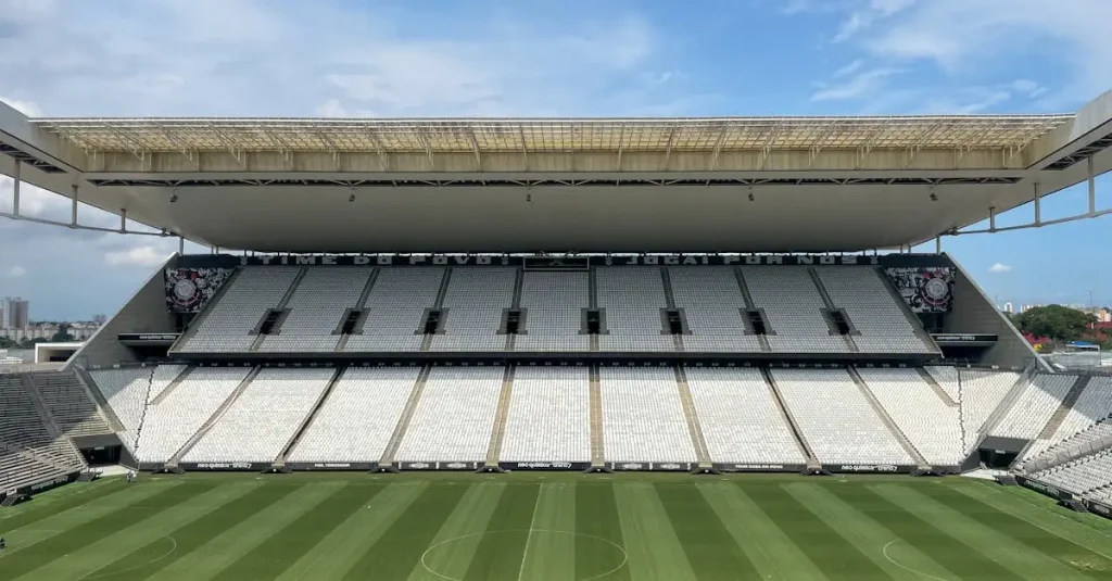 Waar speelt de populaire club Corinthians in Brazilië?