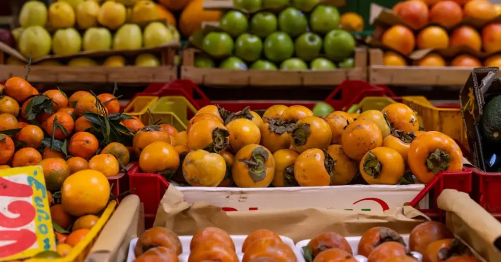 Waar vind je de kleurrijke markten in Addis Abeba?