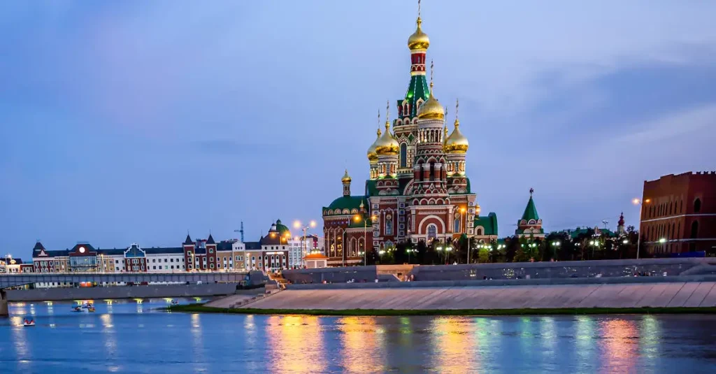 Hoe beïnvloedt de erfenis van Kievan Rus de Russische cultuur?
