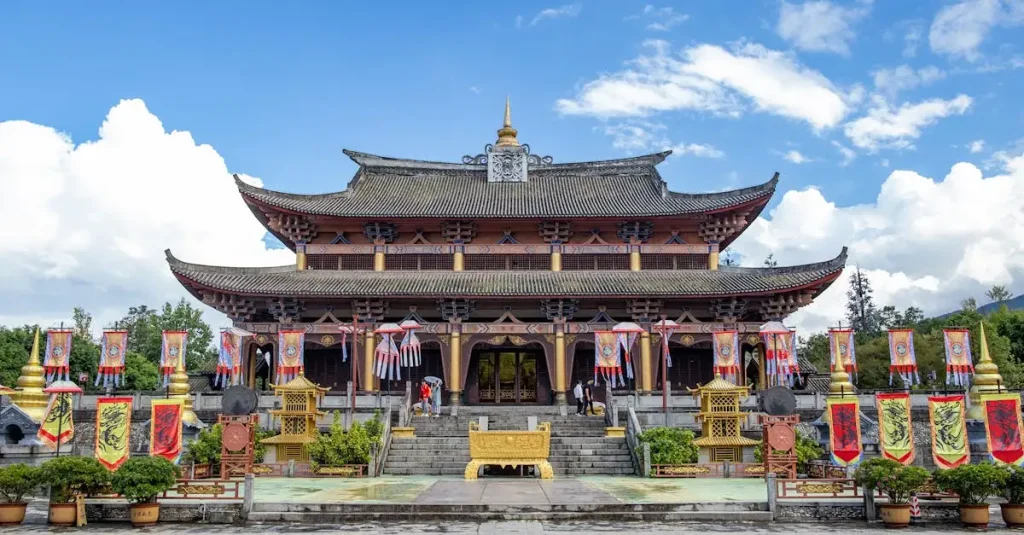 Welke ethische leer ontwikkelde Confucius in China?