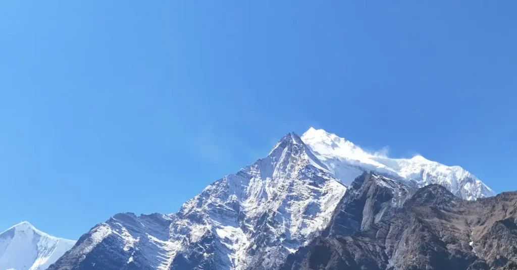Welke bergketen in Azië omvat Karakoram en Hindu Kush?