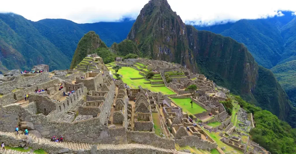 Welke stad in Peru is de poort naar Machu Picchu?
