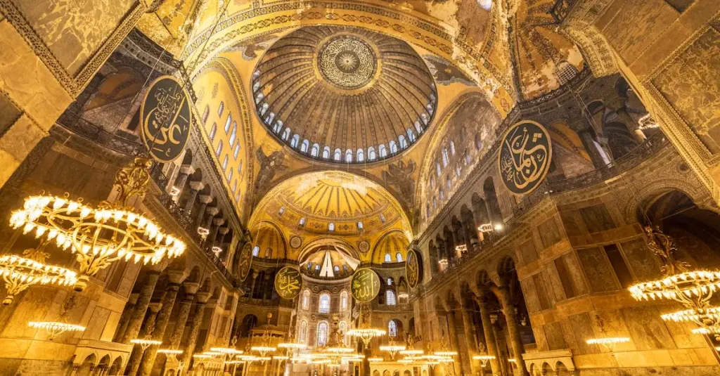 Hoe beïnvloedde Byzantijnse kunst Kievan Rus?